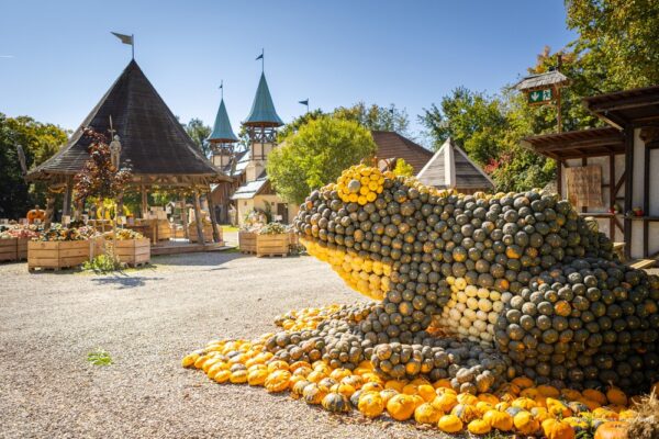 Schloss Kaltenberg Kürbiswelten 2025 noch bis zum 2.11. auf Schloss Kaltenberg (©Foto: Kaltenberg)