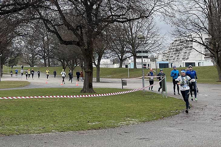 Winterlauf über 10 und 20 km, Faschingslauf im Olympiapark (©Foto: Martin Schmitz)