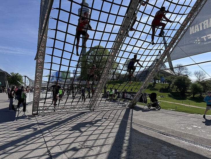 Spartan Race im Olympiapark (©Foto. Martin Schmitz)