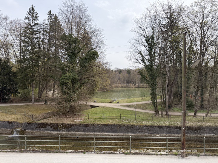 Direkt gegenüber der Hinterbrüheler See (©Foto: Martin Schmitz)