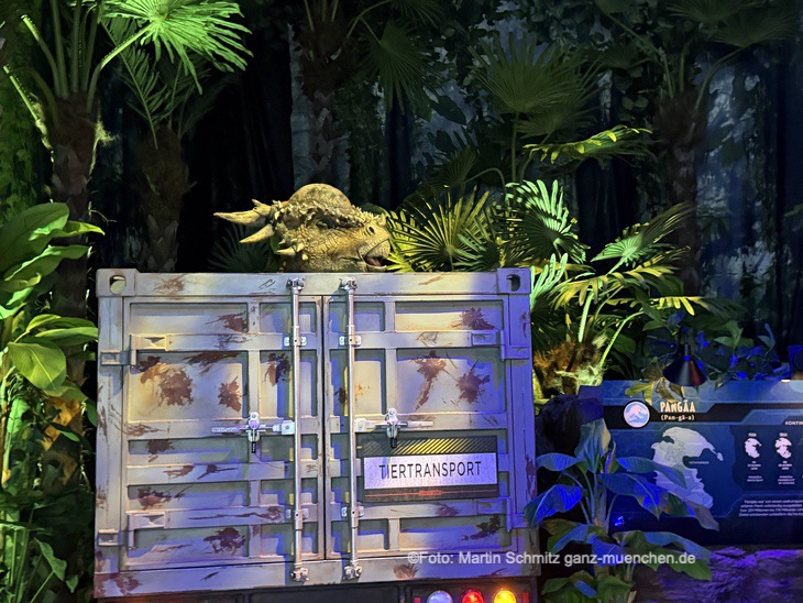Jurassic Park - The Exhibition in der Kleinen Olympiahalle (©Foto: Martin Schmitz)