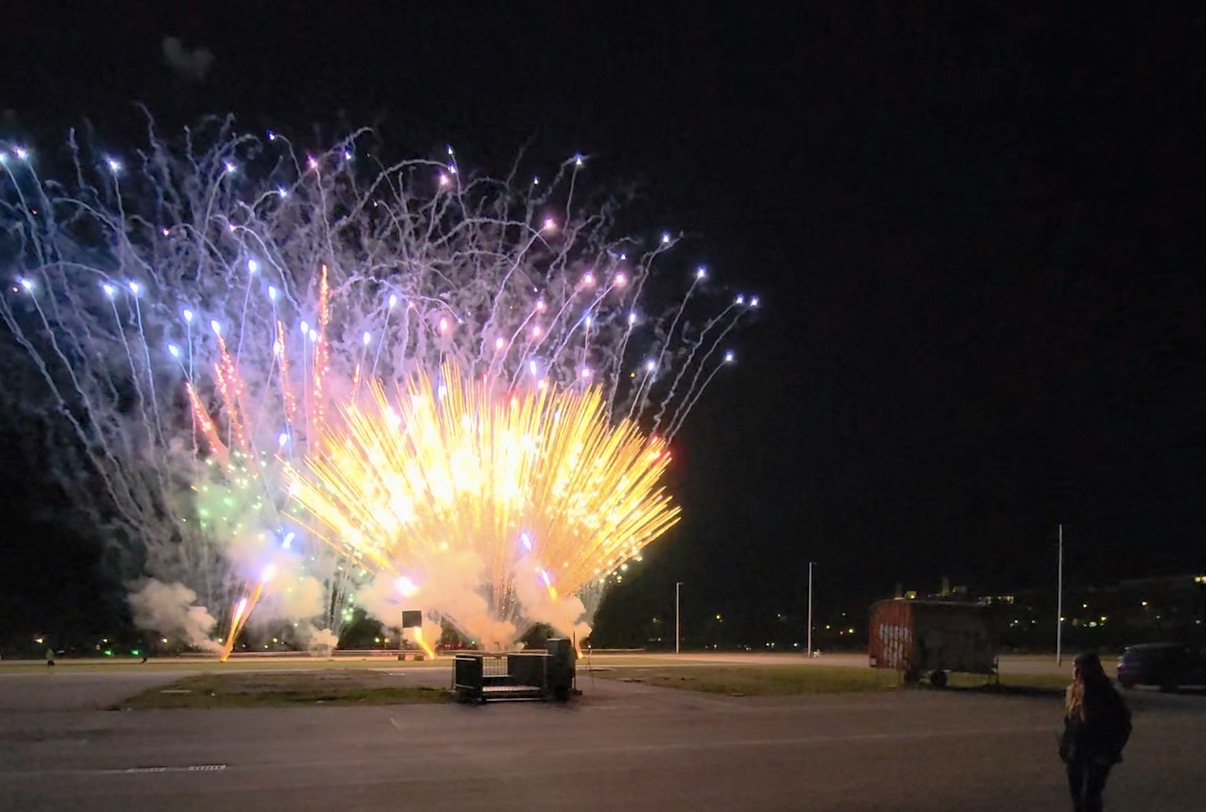 Brillantfeuerwerk Frühlingsfest Theresienwiese (©Foto: Martin Schmitz)