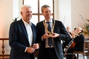 Vorgänger Dieter Reiter und der neue Oberbürgermeister Dominik Kraus (Foto: Ingrid Grossmann)