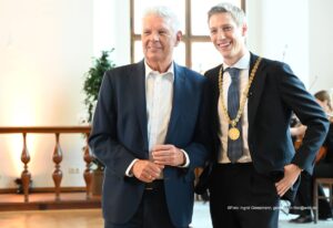 Vorgänger Dieter Reiter und der neue Oberbürgermeister Dominik Kraus (Foto: Ingrid Grossmann)