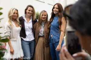 Erfolgs-Duo Tini Schramm und Gloria Epstein brachte mit „Table Desires“ die Kunst des Tischdeckens ins Ingolstadt Village ©Foto: Andreas Zitt Photography