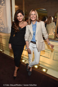 Füsun Lindner, Funda Vanroy / Ingolstadt Village lud zum Screening „Der Teufel trägt Prada 2“ in die Falks’s Bar im Hotel Bayerischer Hof in München am 21.05.2026 / Foto: BrauerPhotos / G.Nitschke