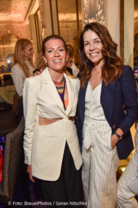 Nele Kiper, Nicole Purdy / Ingolstadt Village lud zum Screening „Der Teufel trägt Prada 2“ in die Falks’s Bar im Hotel Bayerischer Hof in München am 21.05.2026 / Foto: BrauerPhotos / G.Nitschke