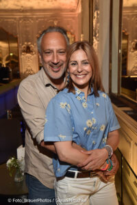 Sanjiv Singh (Managing Director „Ingolstadt Village“), Funda Vanroy / Ingolstadt Village lud zum Screening „Der Teufel trägt Prada 2“ in die Falks’s Bar im Hotel Bayerischer Hof in München am 21.05.2026 / Foto: BrauerPhotos / G.Nitschke