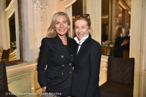 Sigrid Weiske, Waltraut von Mengden / Ingolstadt Village lud zum Screening „Der Teufel trägt Prada 2“ in die Falks’s Bar im Hotel Bayerischer Hof in München am 21.05.2026 / Foto: BrauerPhotos / G.Nitschke