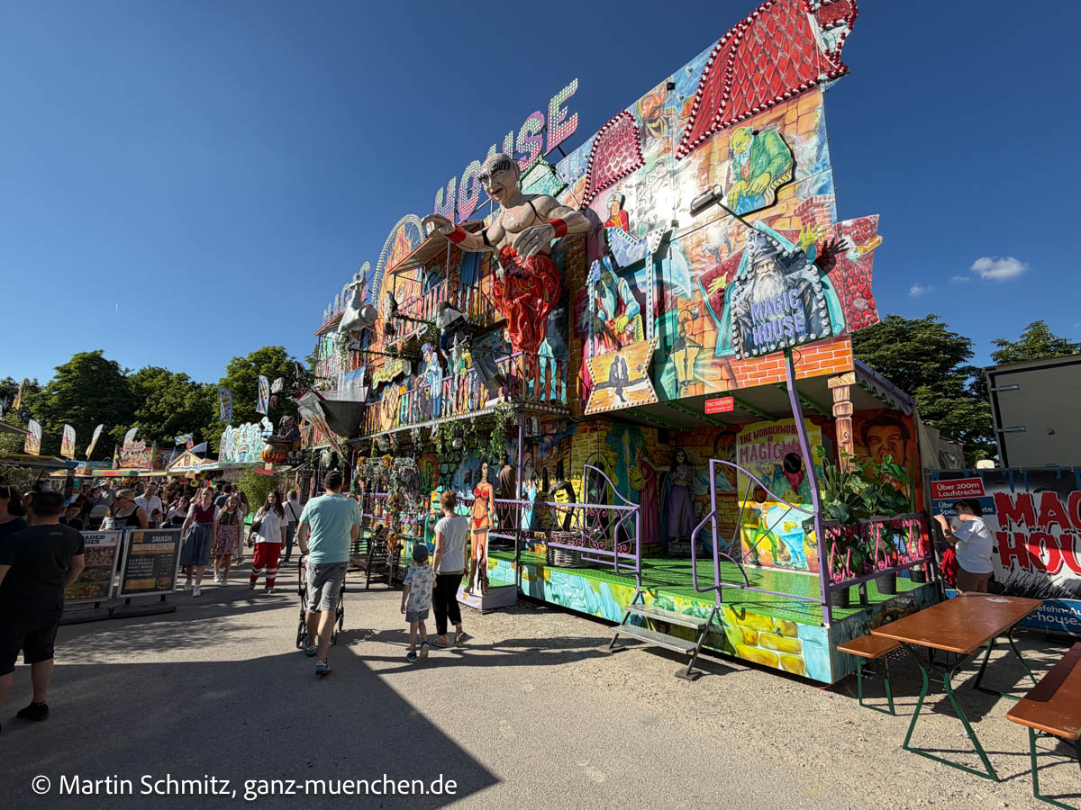 Magic House auf dem 73. Lohhofer Volksfest 2026 vom 22.05.-31.05.2026 (©Foto: Martin Schmitz) Magic House auf dem 73. Lohhofer Volksfest 2026 vom 22.05.-31.05.2026 (©Foto: Martin Schmitz)
