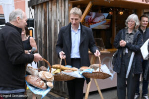 Brotmarkt in der Neuhauser Straße (©Foto:Ingrid Grossmann)