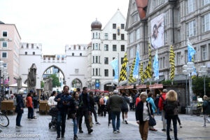 Brotmarkt in der Neuhauser Straße (©Foto:Ingrid Grossmann)