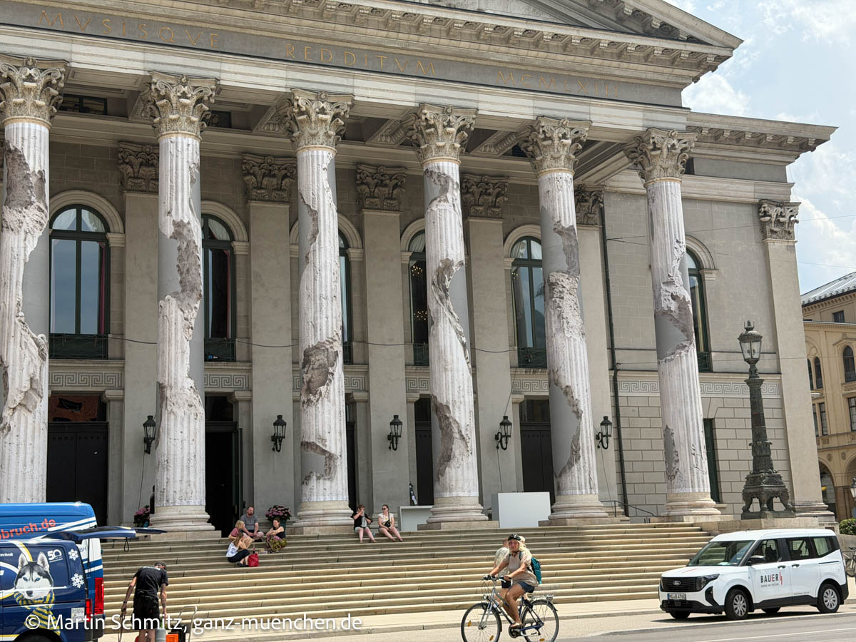 Apollon Stufenbar vor der Bayerischen Staatsoper ab 24.06.2026 (©Foto: Martin Schmitz)