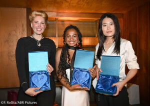 Preisträgerinnen Charlie Stein, Alejandra Cicero, Namju Lee / Verleihung 4. „CeU loves Kunst“-Award / Club europäischer Unternehmerinnen verleiht Preis an Künstlerinnen / Hotel Mandarin Oriental / München / 8. Juni 2026 / Foto: Frank Rollitz / ABR-Pictures