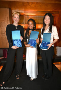 Preisträgerinnen Charlie Stein, Alejandra Cicero, Namju Lee / Verleihung 4. „CeU loves Kunst“-Award / Club europäischer Unternehmerinnen verleiht Preis an Künstlerinnen / Hotel Mandarin Oriental / München / 8. Juni 2026 / Foto: Frank Rollitz / ABR-Pictures