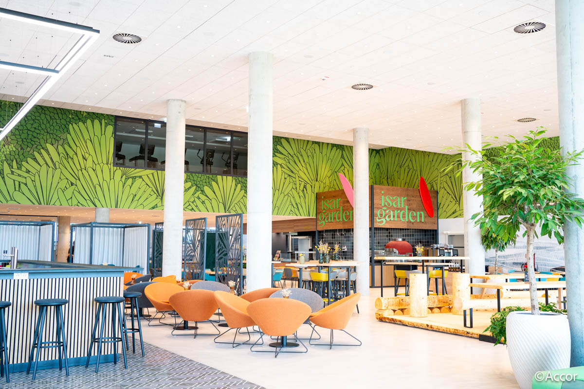 All-Day-Dining-Restaurant ISAR GARDEN: Eröffnung ibis Styles am Münchner Flughafen - Neues Design-Hotel mit 358 Zimmern (©Foto: Accor)