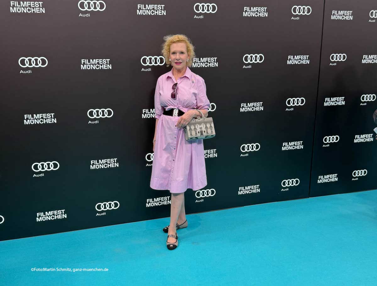 Sunnyi Melles bei der CineCoPro Premiere von VATERLAND beim Opening des Filmfest München im Gasteig HP8 anlässlich des 43. FILMFEST MÜNCHEN am 27. Juni 2026. © Martin Schmitz