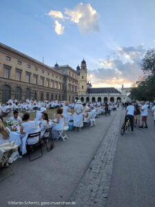 Diner en Blanc im Münchner Hofgarten am 02.07.2026 (©Foto: Martin Schmitz)