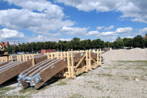 Bodos Cafezelt wird erneuert: Aufbau Oktoberfest 2026 auf der Theresienwiese, Tag 4 (02.07.2026, Donnerstag (©Foto: Martin Schmitz)