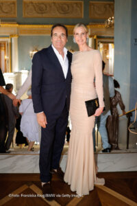 Thomas Ohrner und Anne Ohrner kamen als frisch verheiratetes Paar (Hochzeit war im Juni) zu "Oper Für Alle“ x BMW 2026 in der Bayerischen Staatsoper am 04.07.2026 in München (©Foto: Franziska Krug/BMW via Getty Images)