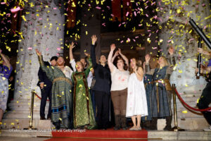 Nicholas Brownlee als Wotan, Ekatarina Gubanova (Fricka), Generalmusikdirektor Vladimir Jurowski, Irene Roberts (Sieglinde), Miina-Liisa Värelä (Brünnhilde). Irene Roberts (Sieglinde) nach der „Die Walküre“ "Oper Für Alle“ x BMW 2026 in der Bayerischen Staatsoper am 04.07.2026 in München (©Foto: Franziska Krug/BMW via Getty Images)