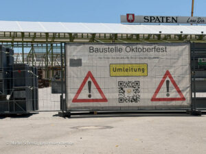 Aufbau Oktoberfest Tag 12, 10.07.2026 (©Foto: Martin Schmitz)