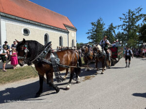 leonhardi Fahrt 2026 in Höhenkirchen-Siegertsbrunn (©Foto: Martin Schmitz)