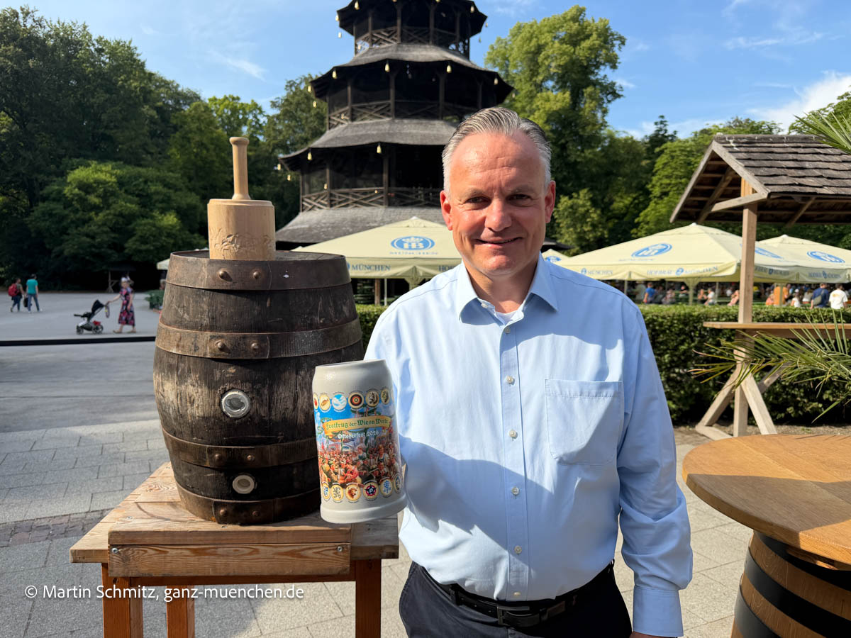 Wiesnchef Dr. Christian Scharpf - Wiesn Wirte-Krug: Vorstellung am Chinaturm am 13.07.2026 