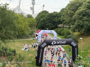 b2run München am 15.07.2026 - Unterstützung auch am Wegesrand (©Foto: Martin Schmitz)