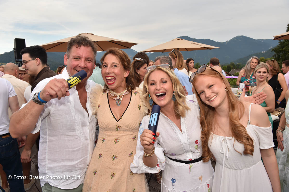 Andi Meister, Lola Paltinger und Eva Grünbauer mit Tochter Amelie -Comeback Party von Cliff (Duschgel), Rooftop des Hotels Bussi Baby am Tegernsee am 16.07.2026 (c) Foto: BrauerPhotos / G.Nitschke für CLIFF