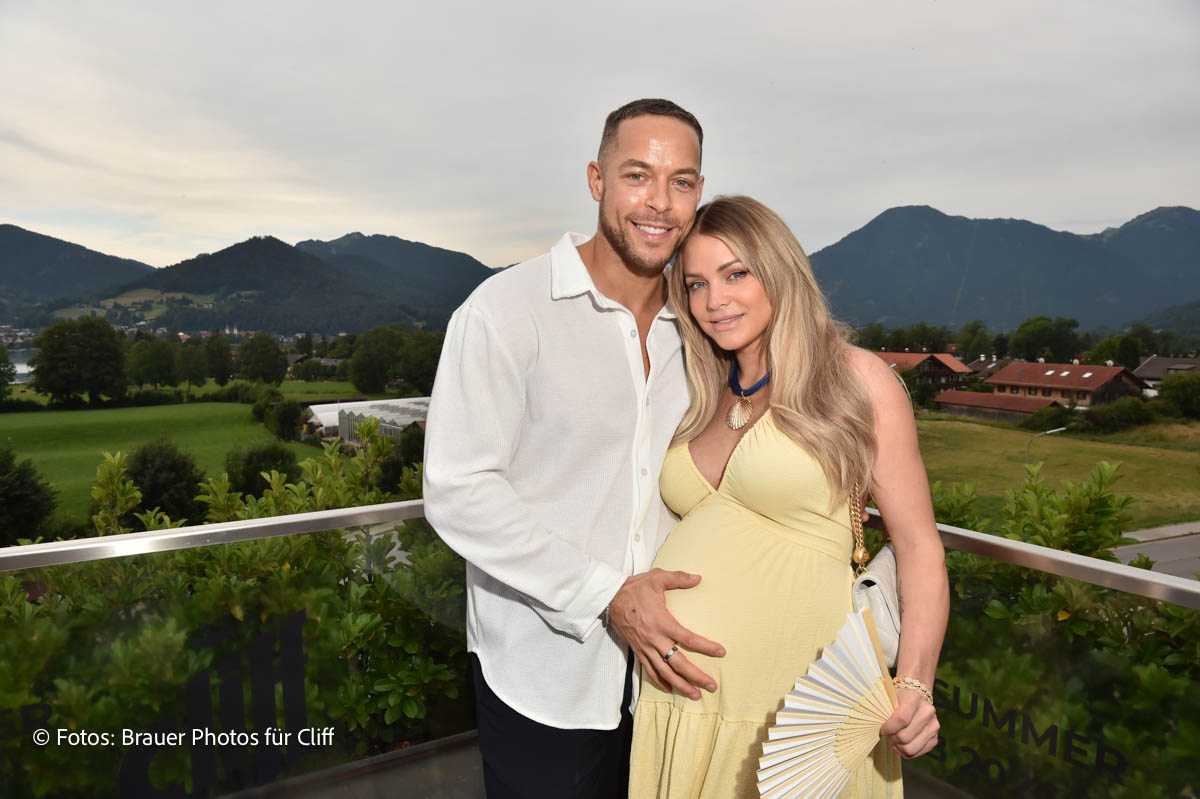 Andrej Mangold (Bachelor) mit Frau Annika Jung (Schwanger) - Comeback Party von Cliff (Duschgel), Rooftop des Hotels Bussi Baby am Tegernsee am 16.07.2026 (c) Foto: BrauerPhotos / Goran Nitschke für CLIFF