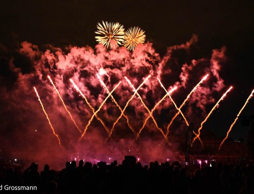 Sommernachtstraum 2026: 24.000 feiern Feuerwerk „TETRA“ im Olympiapark