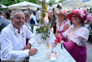 Kocherlball 2026 am Chinesischen Turm (©Foto: Ingrid Grossmann)