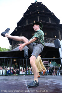 Kocherlball 2026 am Chinesischen Turm (©Foto: Ingrid Grossmann)
