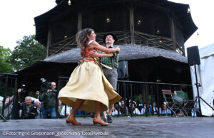 Kocherlball 2026 am Chinesischen Turm (©Foto: Ingrid Grossmann)
