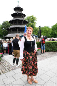 Kocherlball 2026 am Chinesischen Turm (©Foto: Ingrid Grossmann)