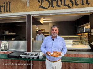 Isarbar mit Aperol Spritz und Pinsa in Biergarten des Hinterbrühl in Thalkirchen (©Foto: Martin Schmitz)