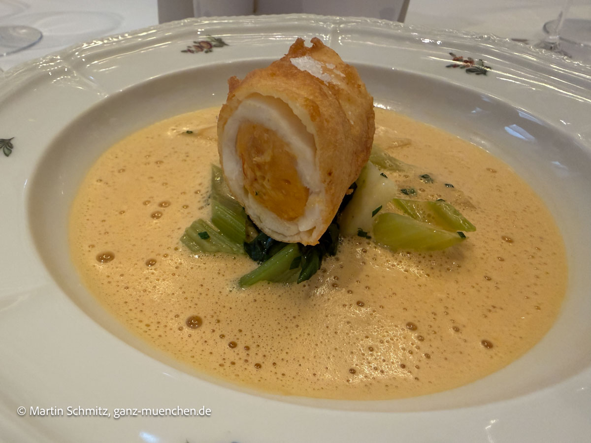 "Hummer Walterspiel" - eines der Gericht aus Anlass von 100 Jahre Walterspiel im Kempinski Vier Jahreszeiten (©Foto: Martin Schmitz)
