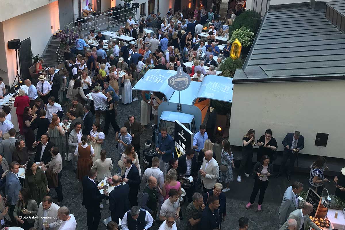Gäste bei der 70 Jahre Platzl Hotel Feier (©Foto: Gaby Hildenbrandt)