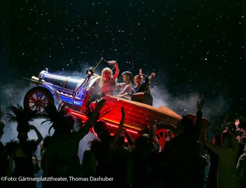 Saison-Finale: Im Gärtnerplatztheater fährt „Tschitti Tschitti Bäng Bäng“ vor