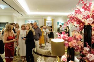 Vernissage „Heldinnen und Helden-Gemälde von Julia von Kienlin im Mandarin Oriental in München am 4.8.2026 (©Foto: Stefan Heigl)