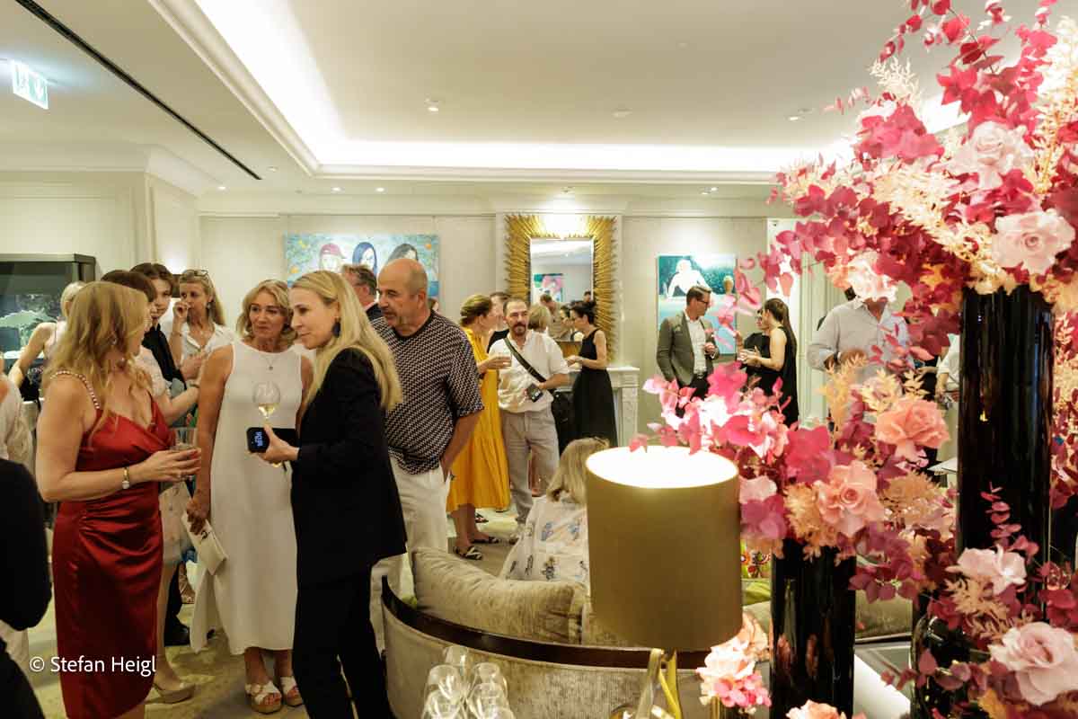 Vernissage „Heldinnen und Helden-Gemälde von Julia von Kienlin im Mandarin Oriental in München am 4.8.2026 (©Foto: Stefan Heigl)