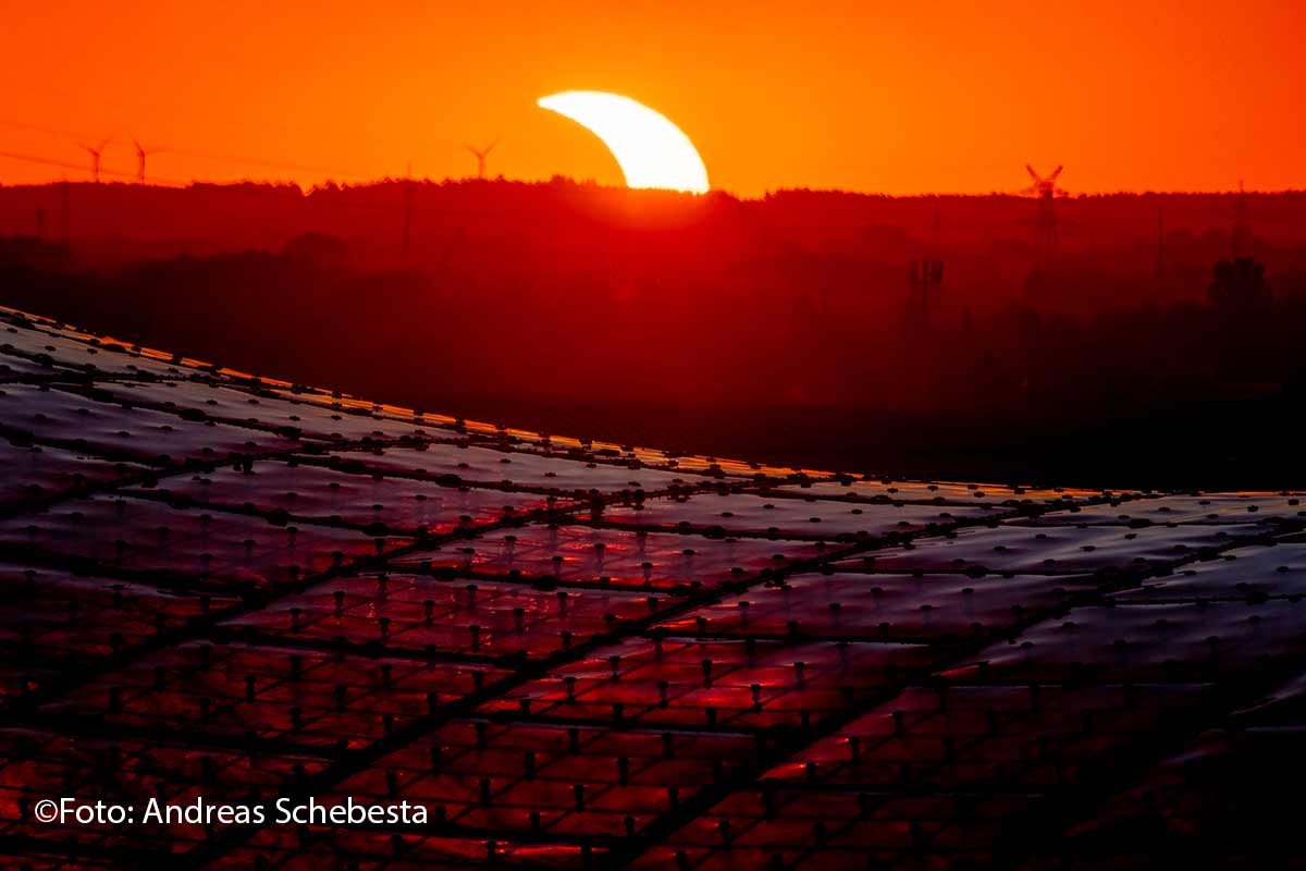 Sonnenfinsternis beim Sommerfestival Olympiapark am 12.08.2026 (©Foto: Andreas Schebesta für Sayaq)