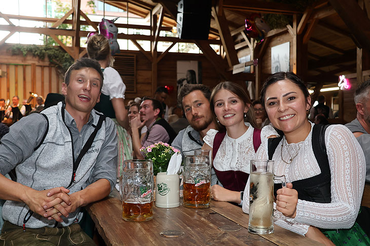 Stimmung im Johann Auer auf dem Herbstfest Rosenheim (©Foto: Martin Schmitz)