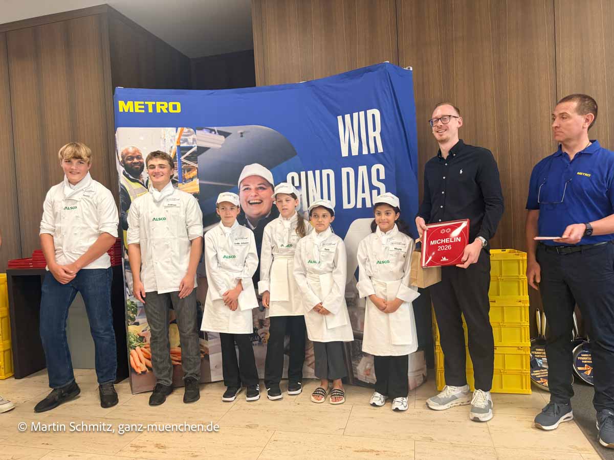 Ein Stern für Kevin Romes vom Atelier im Bayerischen Hof Verleihung der Guide Michelin 2026 Plaketten an Betriebe aus Oberbayern (©Foto: Martin Schmitz)
