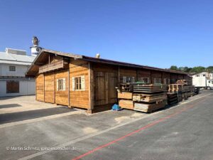 ganz neu ist Bartls Flößerstadl - Oktoberfest Aufbau Tag 38 - Mittwoch 05.06.2026 (©Foto: Martin Schmitz)
