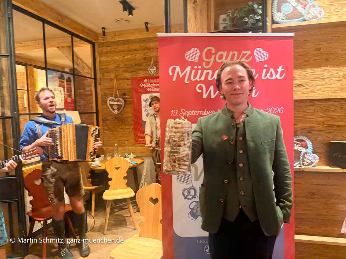 Benedikt Wildmoser von der Pizzarei stellte die TiraMaß vor: Pressekonferenz Wirtshauswiesn 2026 (@Foto: Martin Schmitz)