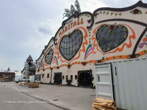 Festzelt Marstall: Oktoberfest Aufbau Tag 53, Donnerstag 20.08.2026 (©Foto: Martin Schmitz)