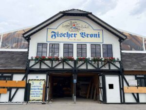 Fischer Vroni: Oktoberfest Aufbau Tag 53, Donnerstag 20.08.2026 (©Foto: Martin Schmitz)