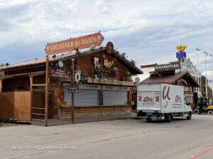 Goldener Hahn: Oktoberfest Aufbau Tag 53, Donnerstag 20.08.2026 (©Foto: Martin Schmitz)